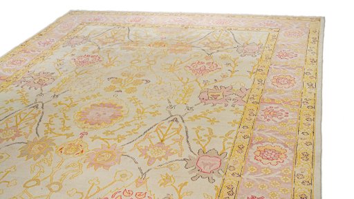 Surface texture of New Sultanabad rug with natural Wool and intricate pattern