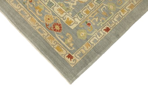 Backside of handmade New Sultanabad rug showing knot structure and weave density