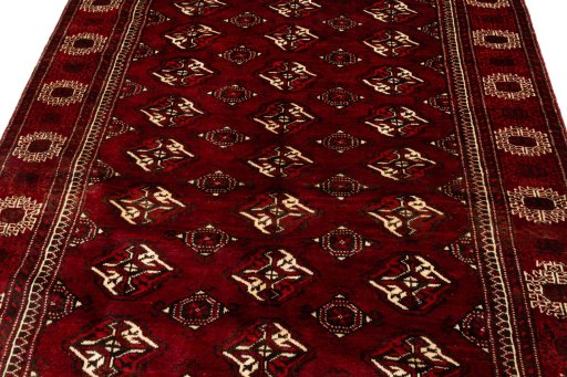 Corner detail of 2017s Torkaman rug showing border pattern and Wool pile