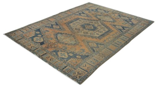 Close-up detail of 1940s Wiss rug from Iran / Persia showing Wool weave