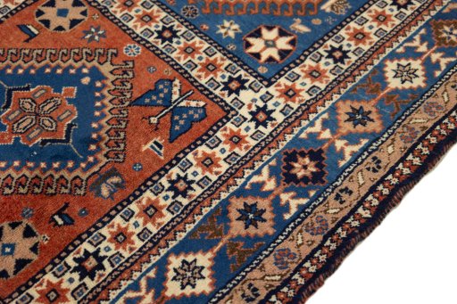 Central medallion detail of 1990s Yalameh rug from Iran / Persia