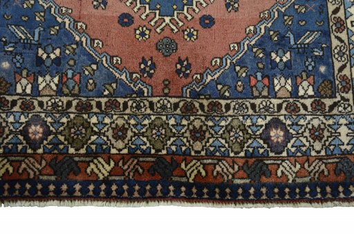 Central medallion detail of 2000s Yalameh rug from Iran / Persia