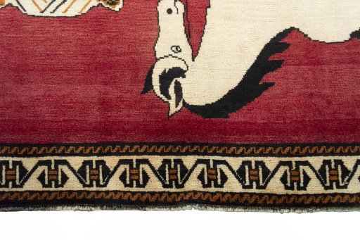 Central medallion detail of 2000s Yalameh rug from Iran / Persia