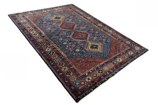 Close-up detail of 1970s Yalameh rug from Iran / Persia showing Wool weave