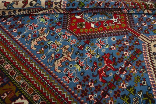 Close-up detail of 1970s Yalameh rug from Iran / Persia showing Wool weave