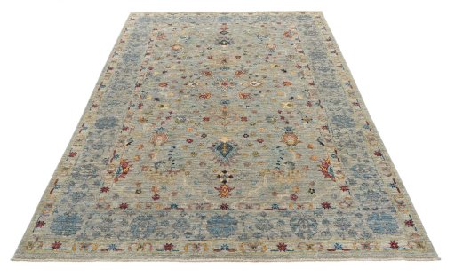 Surface texture of New Farahan rug with natural Wool and intricate pattern