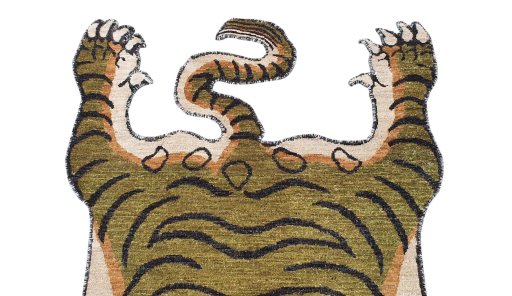 Backside of handmade New Farahan rug showing knot structure and weave density