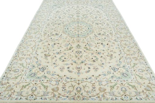 Surface texture of New Kashan rug with natural Wool and intricate pattern