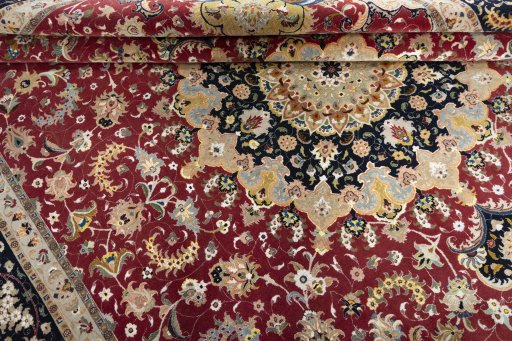 Close-up detail of 2000s Tabriz 50/60/70 Raj rug from Iran / Persia showing Cork weave