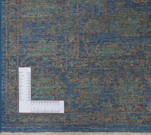 Corner detail of New Farahan rug showing border pattern and Wool pile
