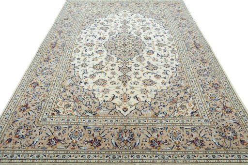 Surface texture of 2000s Kashan rug with natural Wool and intricate pattern