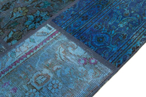Central medallion detail of 1960s Patchwork rug from Iran / Persia