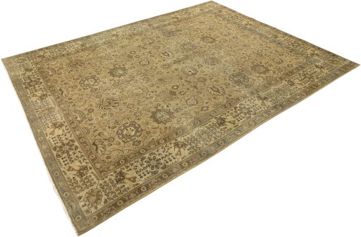 Corner detail of 1940s Vintage rug showing border pattern and Wool pile