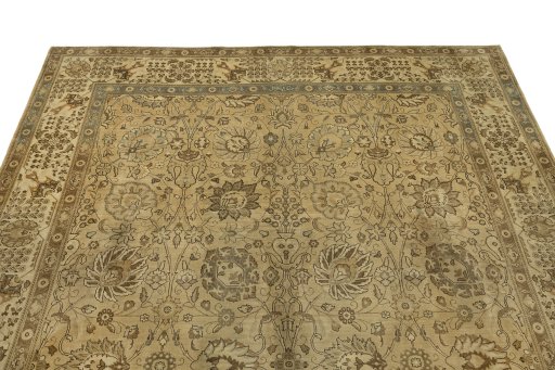 Surface texture of 1940s Vintage rug with natural Wool and intricate pattern