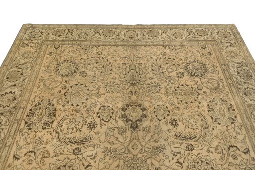 Surface texture of 1940s Vintage rug with natural Wool and intricate pattern