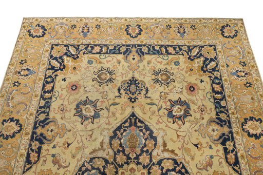 Surface texture of 1940s Vintage rug with natural Wool and intricate pattern