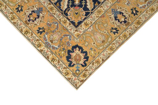 Backside of handmade 1940s Vintage rug showing knot structure and weave density