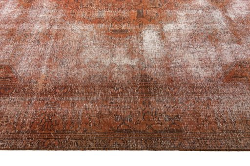 Corner detail of 1970s Vintage rug showing border pattern and Wool pile
