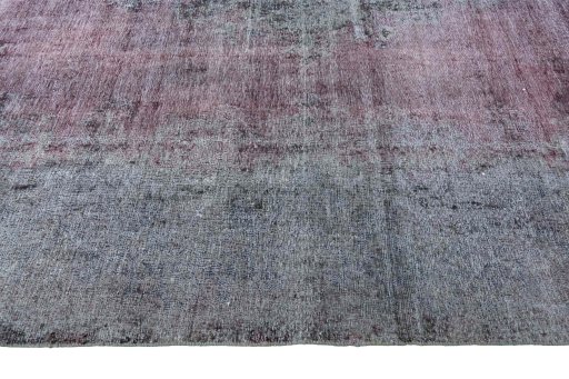 Corner detail of 1970s Vintage rug showing border pattern and Wool pile