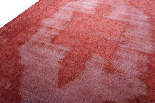 Backside of handmade 1970s Vintage rug showing knot structure and weave density