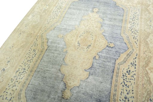 Backside of handmade 1970s Vintage rug showing knot structure and weave density