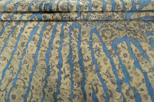 Corner detail of 1970s Vintage rug showing border pattern and Wool pile