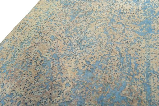 Backside of handmade 1970s Vintage rug showing knot structure and weave density
