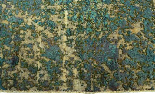 Central medallion detail of 1950s Vintage rug from Pakistan