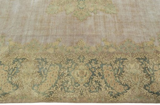 Corner detail of 1950s Vintage rug showing border pattern and Wool pile
