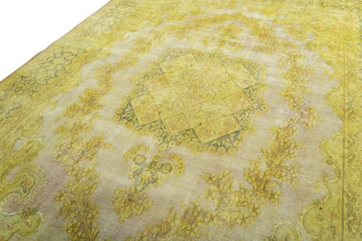 Backside of handmade 1950s Vintage rug showing knot structure and weave density