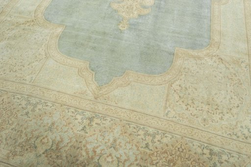 Close-up detail of 1950s Vintage rug from Pakistan showing Wool weave