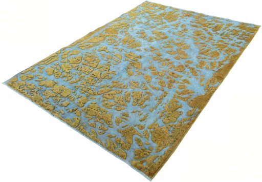 Corner detail of 1950s Vintage rug showing border pattern and Wool pile