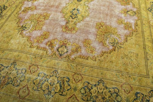 Close-up detail of 1950s Vintage rug from Pakistan showing Wool weave