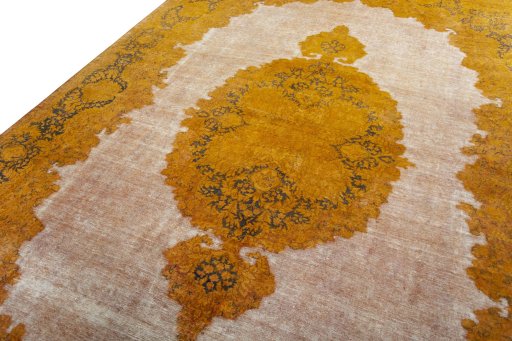 Backside of handmade 1950s Vintage rug showing knot structure and weave density