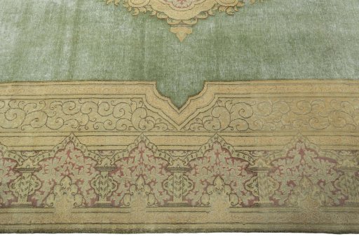 Corner detail of 1950s Vintage rug showing border pattern and Wool pile