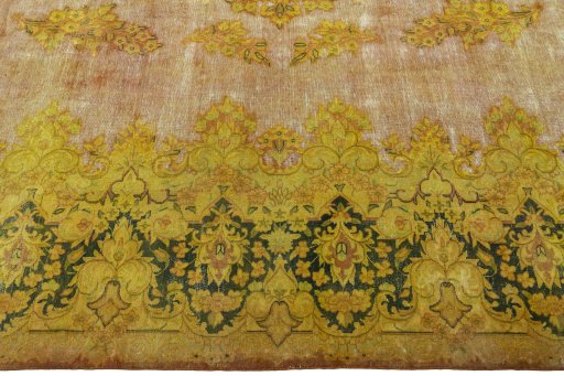 Corner detail of 1950s Vintage rug showing border pattern and Wool pile
