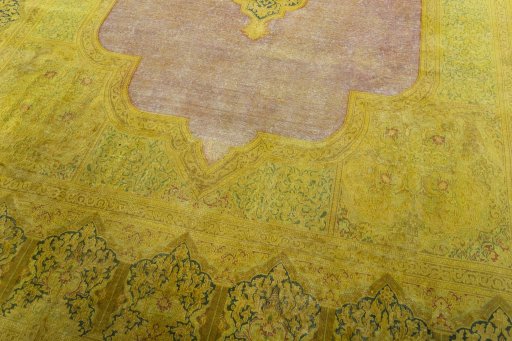 Close-up detail of 1950s Vintage rug from Pakistan showing Wool weave