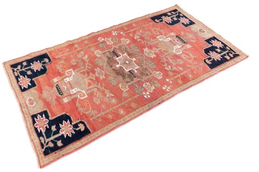 Close-up detail of 1985s Vintage rug from Iran / Persia showing Wool weave