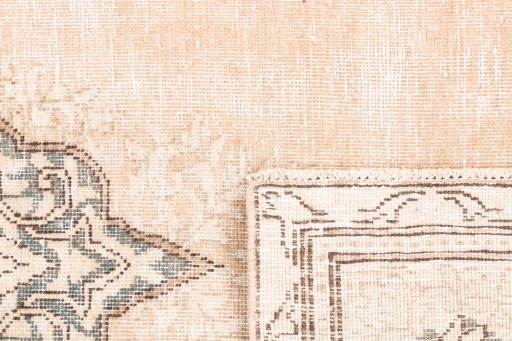 Close-up detail of 1972s Vintage rug from Iran / Persia showing Wool weave