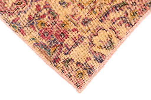Central medallion detail of 1960s Vintage rug from Iran / Persia