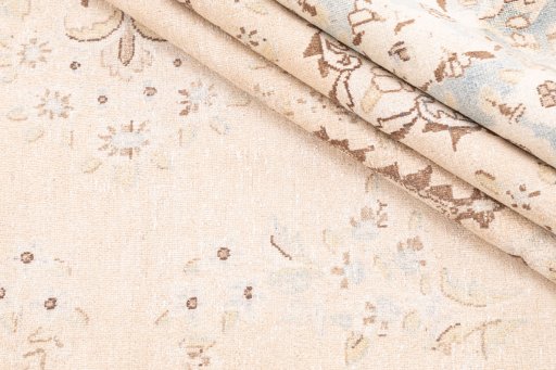 Corner detail of 1950s Vintage rug showing border pattern and Wool pile