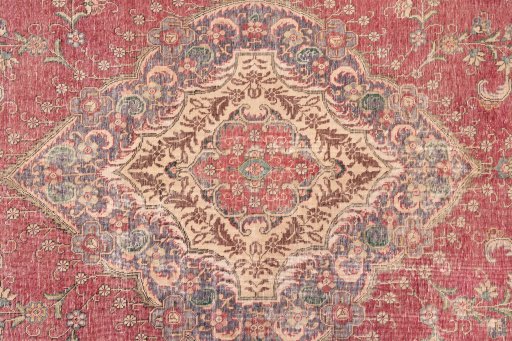 Corner detail of 1965s Vintage rug showing border pattern and Wool pile
