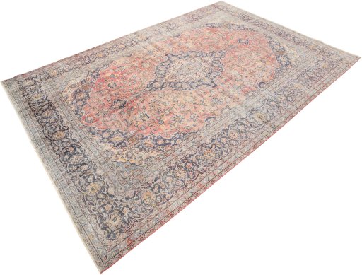 Corner detail of 1980s Vintage rug showing border pattern and Wool pile