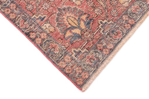 Backside of handmade 1955s Vintage rug showing knot structure and weave density