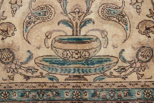 Corner detail of 1980s Vintage rug showing border pattern and Wool pile
