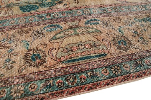 Backside of handmade 1980s Vintage rug showing knot structure and weave density