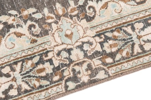 Backside of handmade 1955s Vintage rug showing knot structure and weave density