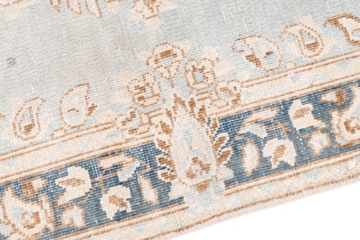 Backside of handmade 1955s Vintage rug showing knot structure and weave density