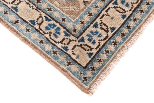 Central medallion detail of 1970s Vintage rug from Iran / Persia
