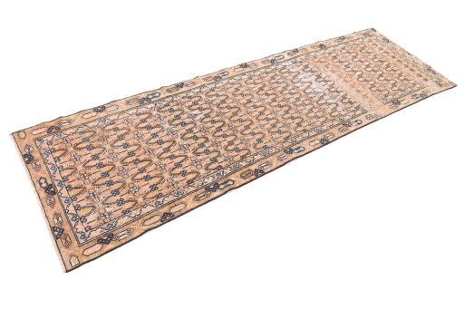 Corner detail of 1970s Vintage rug showing border pattern and Wool pile